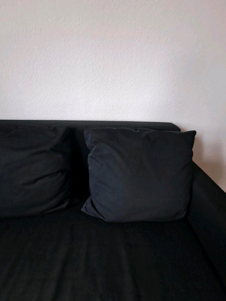 Couch Ausziehcouch Schlafcouch L-Couch 2.4m mit drei Kissen in Freiburg im Breisgau
