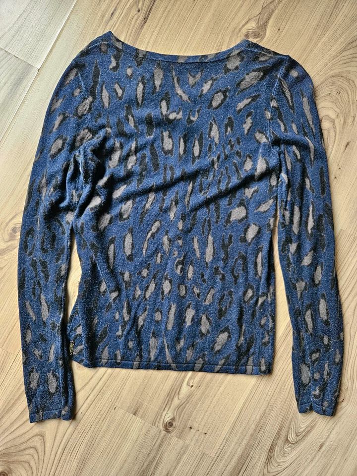 Hugo Boss Strickjacke Cardigan Wolle Pullover blau Leopard Gr XS in Maintal