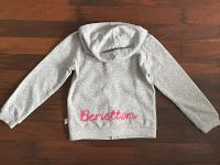 Benetton Jacke Sweatjacke grau Stickerei 116 122 Nordrhein-Westfalen - Mülheim (Ruhr) Vorschau