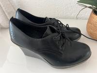Dr Martens Schnürschuhe mit Keilabsatz Hessen - Limburg Vorschau