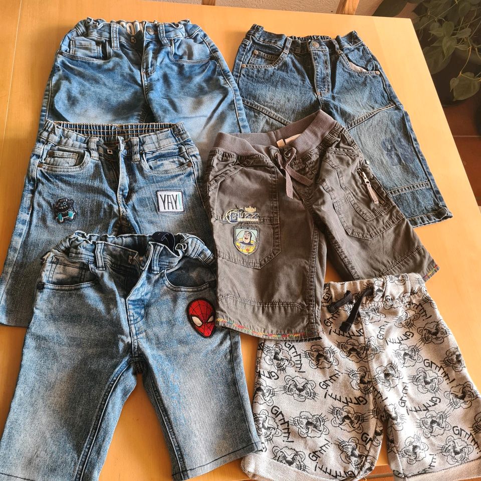 Jeans shorts kurze Hose 116 in Markt Schwaben