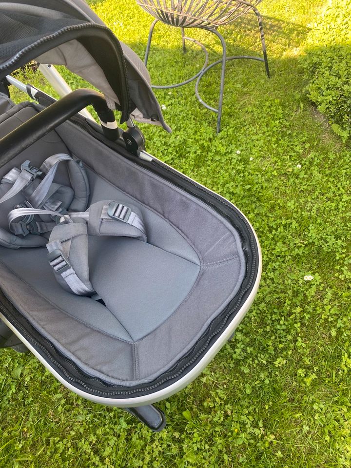 Joolz Day 3 Kinderwagen Grey + Zubehör + Echtleder Griffe 1500€ in Sachsenheim