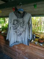 Tredy Langarmshirt / Kapuze /Pailletten / Gr. 38/ NEUWERTIG Nordrhein-Westfalen - Lindlar Vorschau