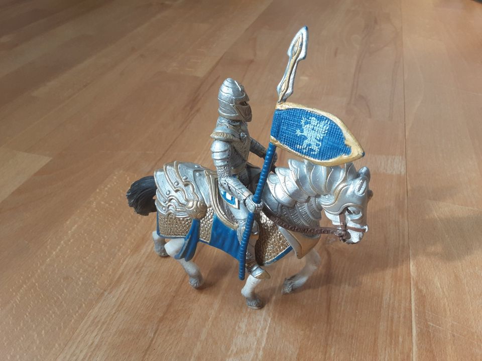 Schleich Greifenritter auf Pferd mit Lanze 70109 in Bocholt