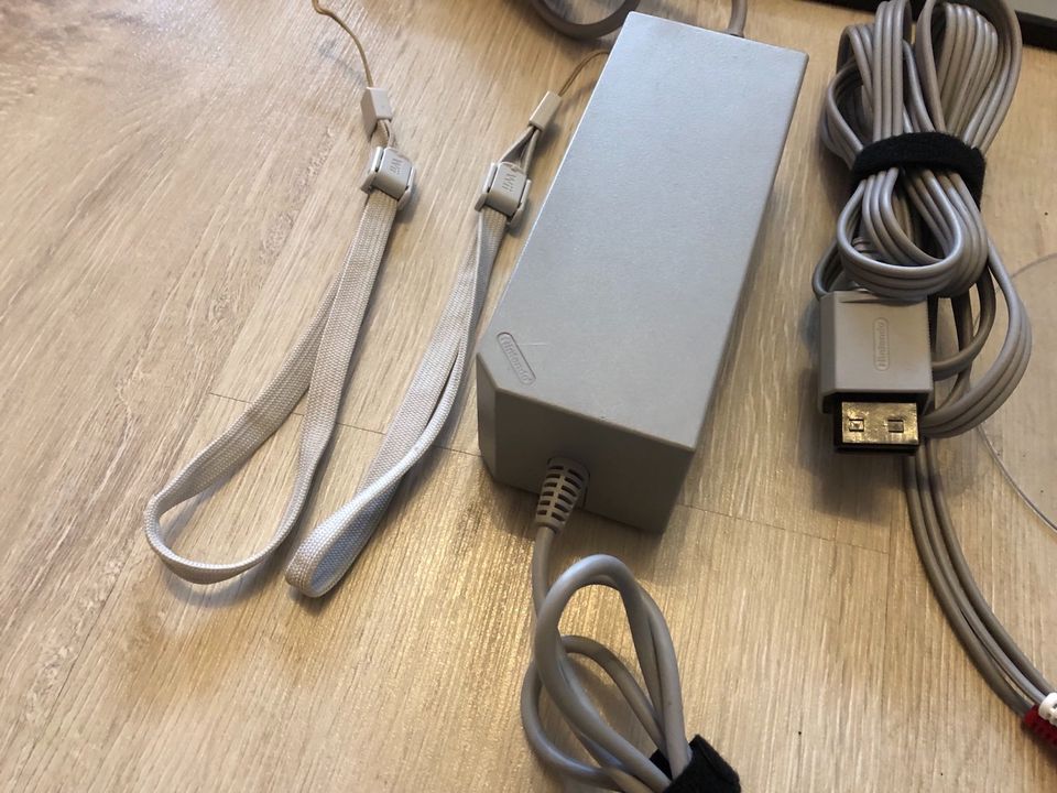 Nintendo WII Zubehör, Netzteil Sensor, Kabel in Helmstedt