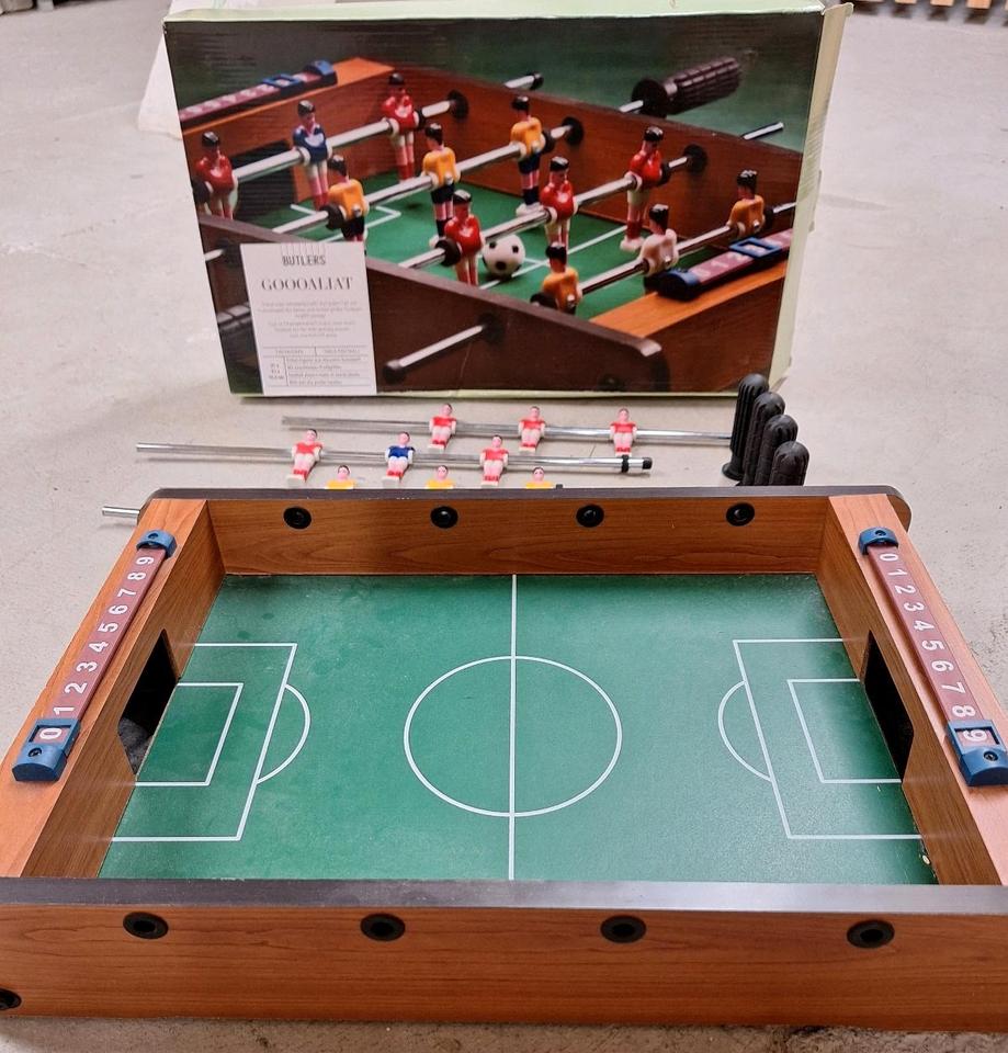 GOOOALIAT Tischkicker Kickertisch Fußball Tischspiel Butlers in Hamburg