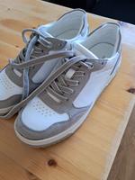 Tom Tailer Finnja Plateausneaker, Gr. 38, taupe-weiß Nordrhein-Westfalen - Solingen Vorschau