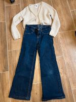 Jeanshose Hose Schlaghose Set Strickjacke 134 Mädchen Jeans C&A Nordrhein-Westfalen - Herne Vorschau