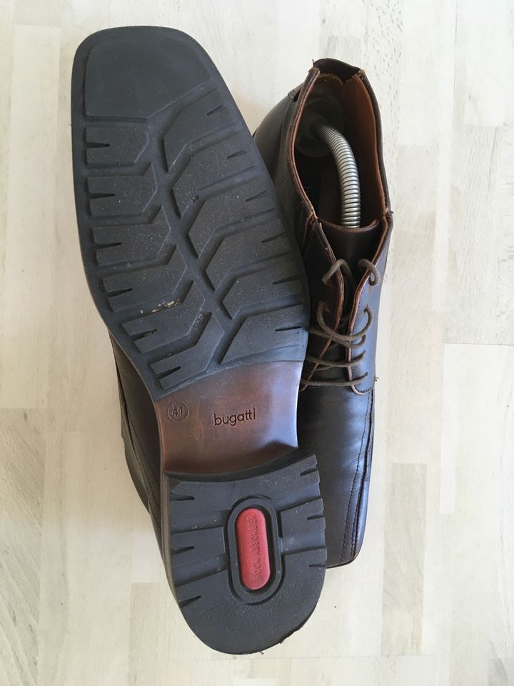 Bugatti Schuhe Stiefel 41 sehr gepflegt in Dresden