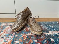 Schuhe sportliche Schnürer AGL gold beige Gr. 38,5 super Zustand Nordrhein-Westfalen - Monheim am Rhein Vorschau