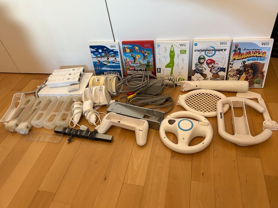 Nintendo Wii + Spiele + Zubehör in Oberhausen