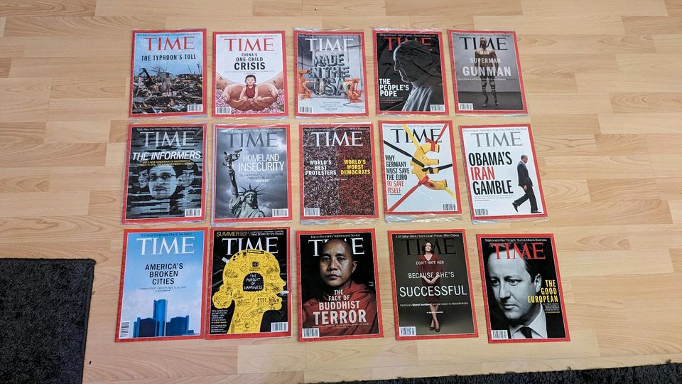 Überwiegend verpackte alte Time Magazine in Winterbach