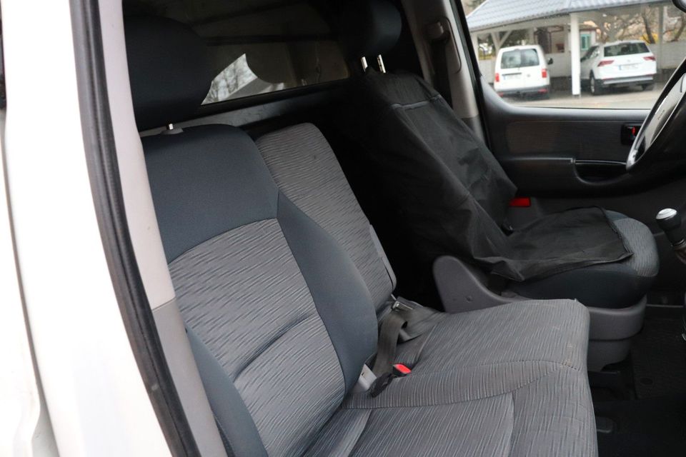 Hyundai H-1 Kasten 3 Sitze 170 PS Klima AHK Dachträger in Triebel