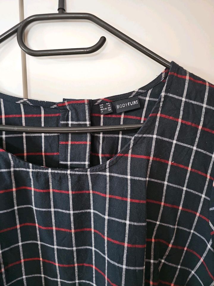 Damen Bluse kariert schwarz Gr.44 Shirt  neuwertig in Salzgitter