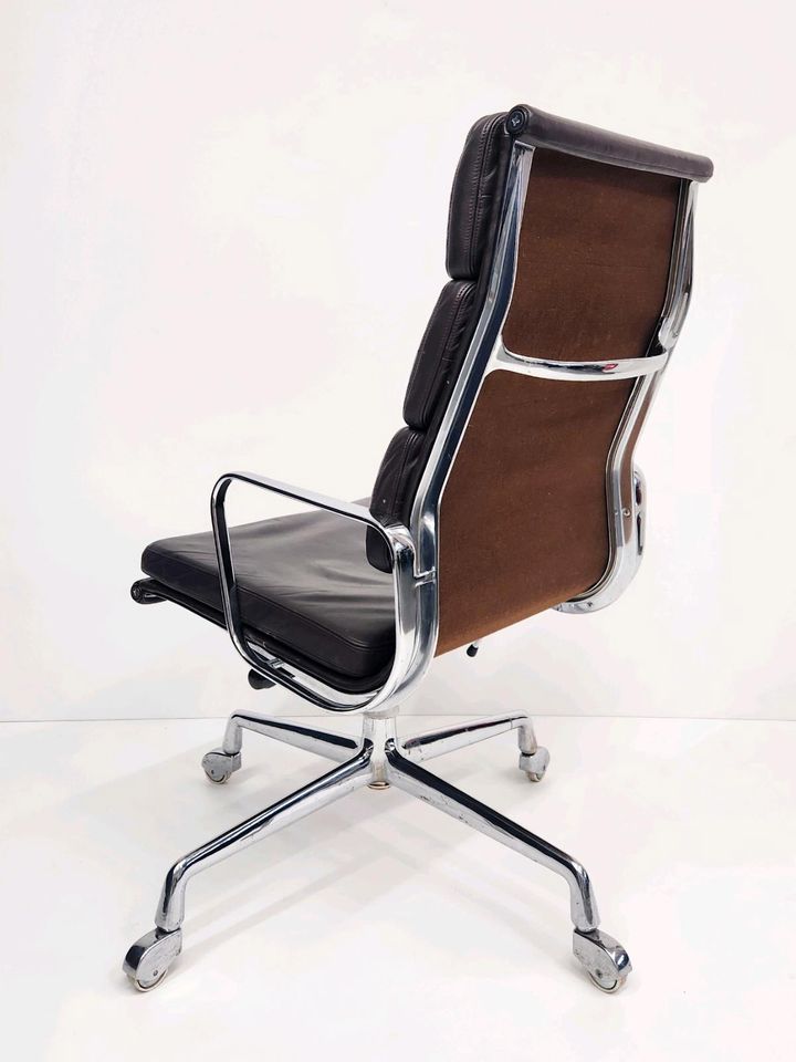 Designklassiker Herman Miller Eames Soft Pad EA219 in Waldshut-Tiengen