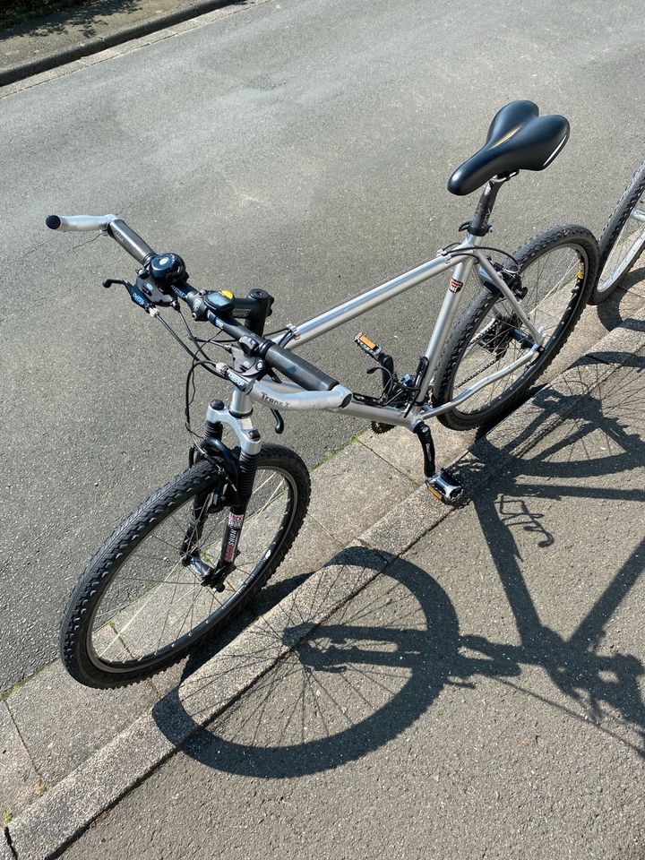 2 X Fahrrad Mountainbike (auch Einzelkauf möglich) in Dillenburg