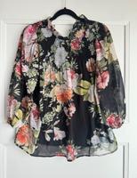 Bluse Vero Mode M wie neu Blumenmuster Nordrhein-Westfalen - Nettetal Vorschau