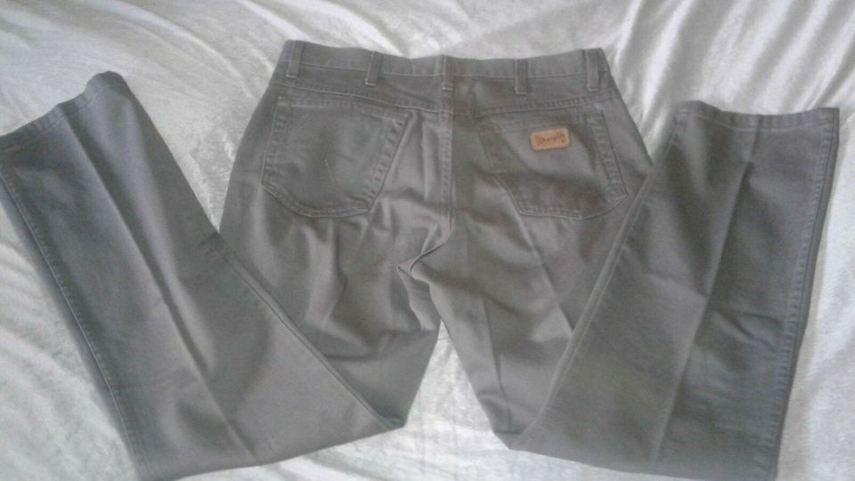 Wrangler Herrenjeans, W 36/L 32, dunkelgrau, neuw. in Bielefeld