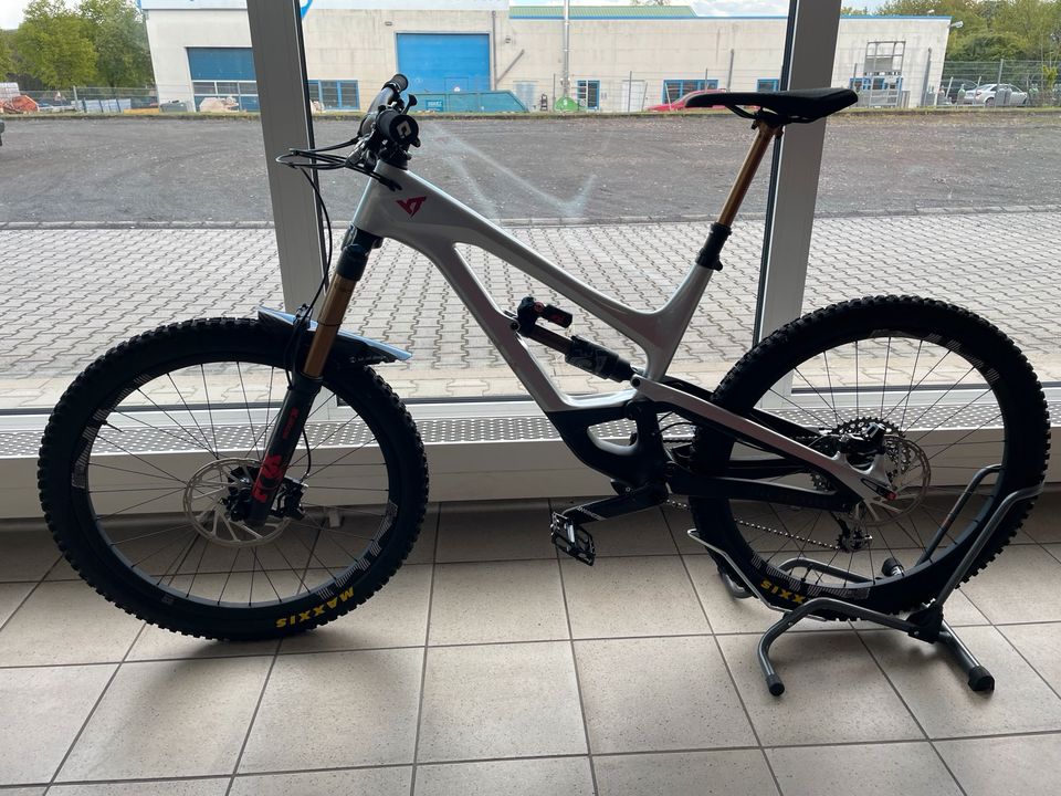 YT Industries Capra Pro Race 27,5 Zoll Rahmengröße L in Colditz