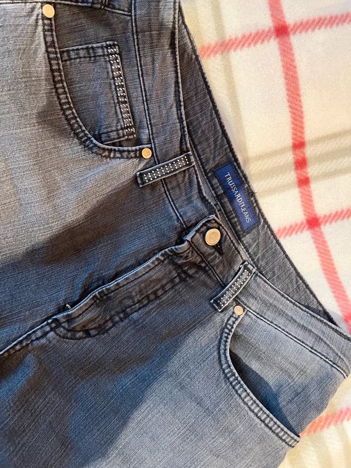 Jeans von Trussardi dt. Größe 42/44 in München