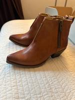 Stiefelette von Frye, Gr. 37, neu Bayern - Seefeld Vorschau