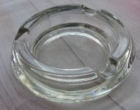 Aschenbecher, Glas, Höhe ca. 4cm, Durchmesser 12cm, für nur 3,-€ Leipzig - Thekla Vorschau