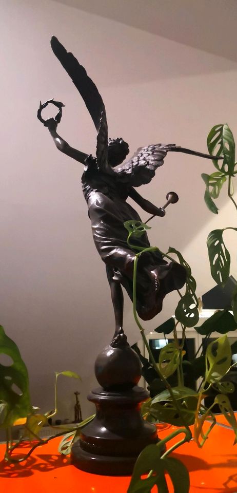 Bronzefigur von Pierre Biard Nike Göttin Victoria Frau Engel in Oberhausen