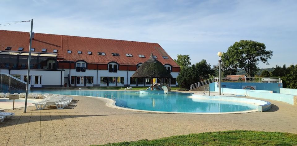 Kehidakustány: (AAAB) Frisch saniertes Landhaus in ruhiger Lages des Thermalbades CM084 in Dresden