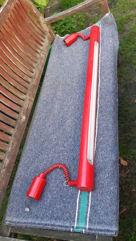 2 Leuchtstoff-Röhren mit Seilzug 120cm rot,  je max 30 Watt in Alsbach-Hähnlein