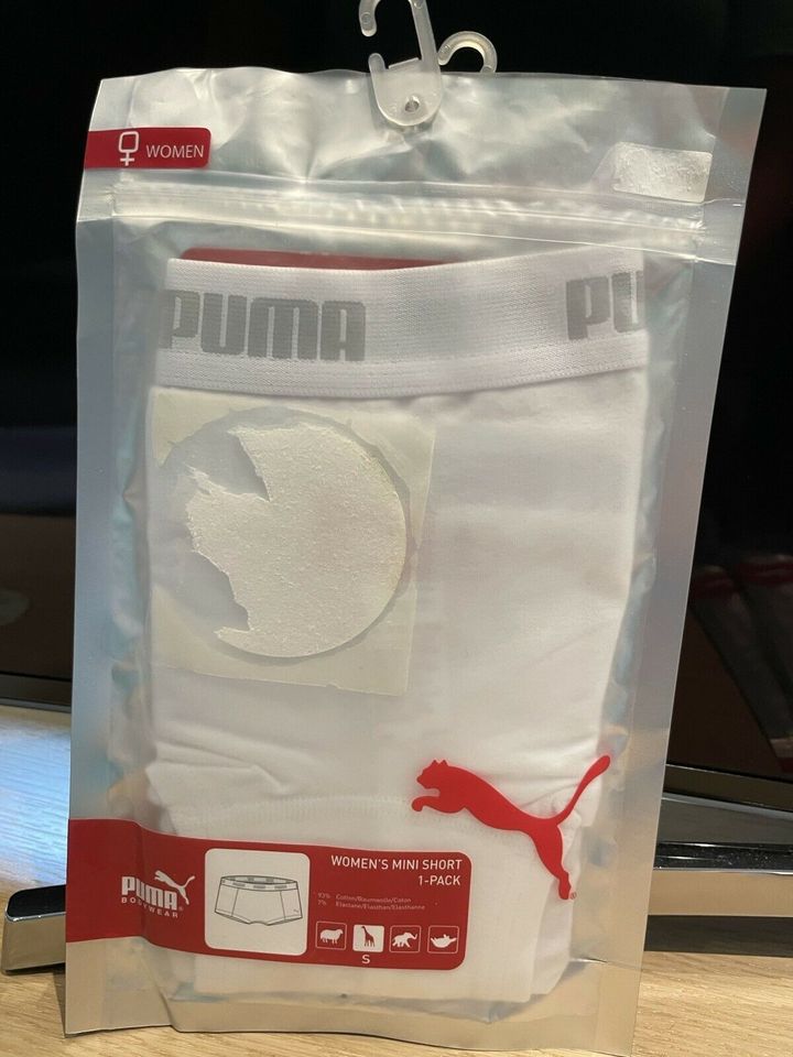 Puma Mini Shorts NEU und Originalverpackt 6x Schwarz, 4x Weiß in Wegberg