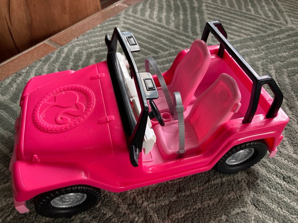 Barbie mit Caprio Auto in Malente