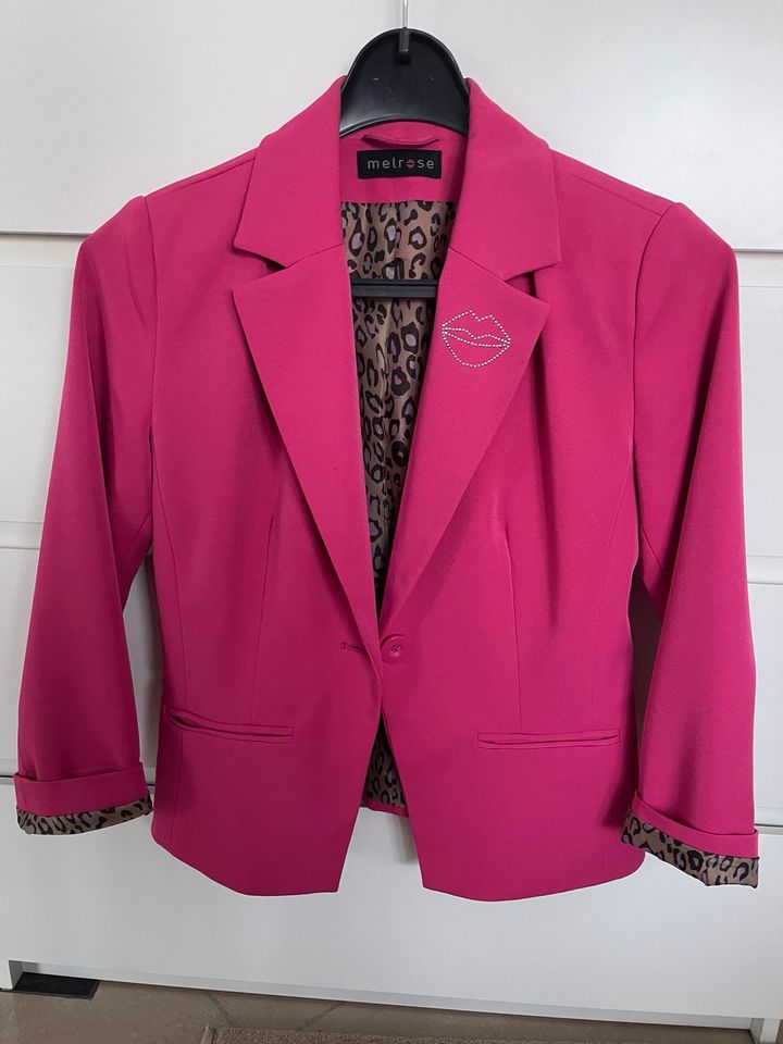 Blazer in Pink in Lotte