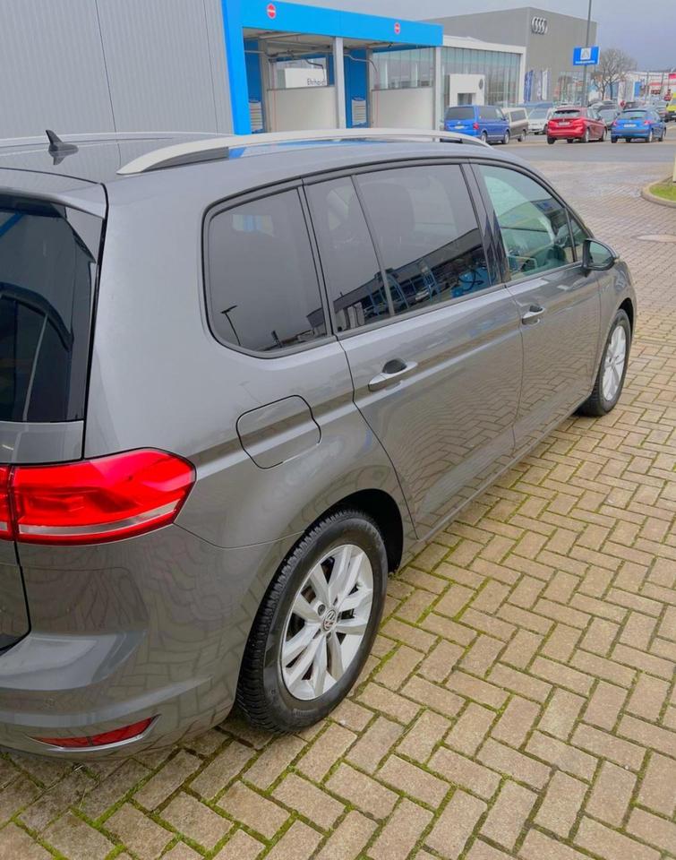 VW Touran 1,6 TDI SCR  BMT  Comfortline 7 Sitzer Start-Stopp in Arnstadt