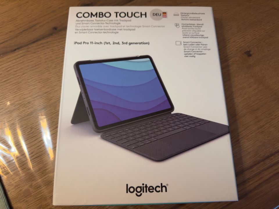 Logitech Combo Touch, für iPad Pro 11" in Bad Iburg