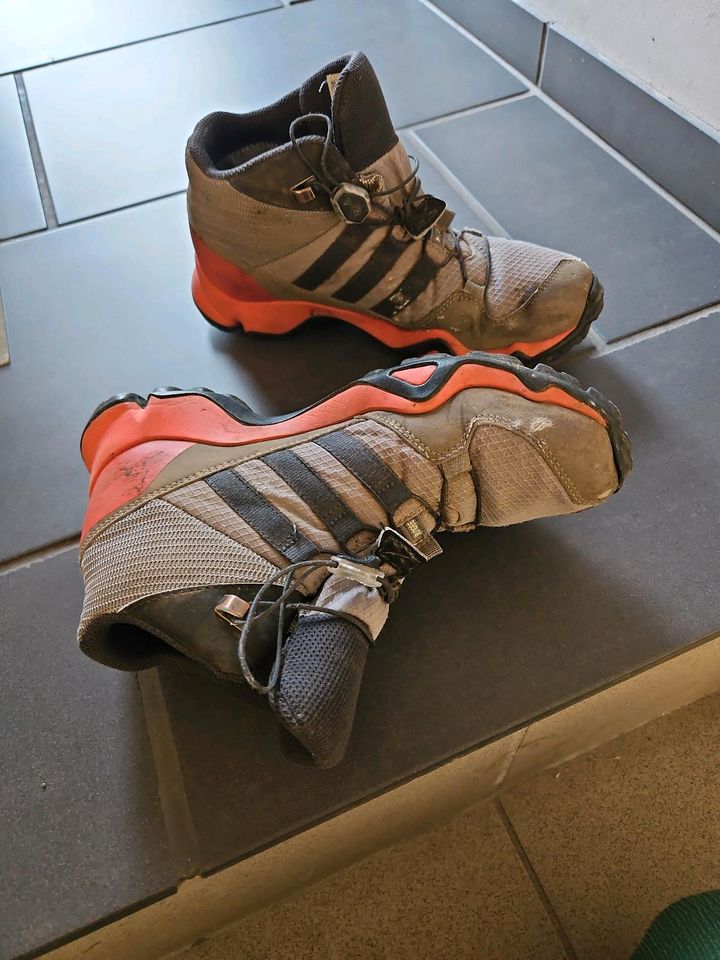 adidas Terrex Gore-Tex Wanderschuhe 37 1/3 in Morbach