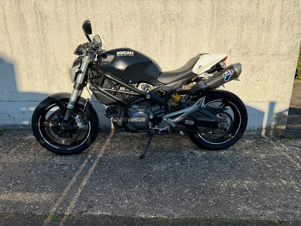 Ducati Monster 696 in Weilerbach