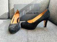 Clarks Pumps Anika Kendra 38 schwarz Wildleder Köln - Ehrenfeld Vorschau