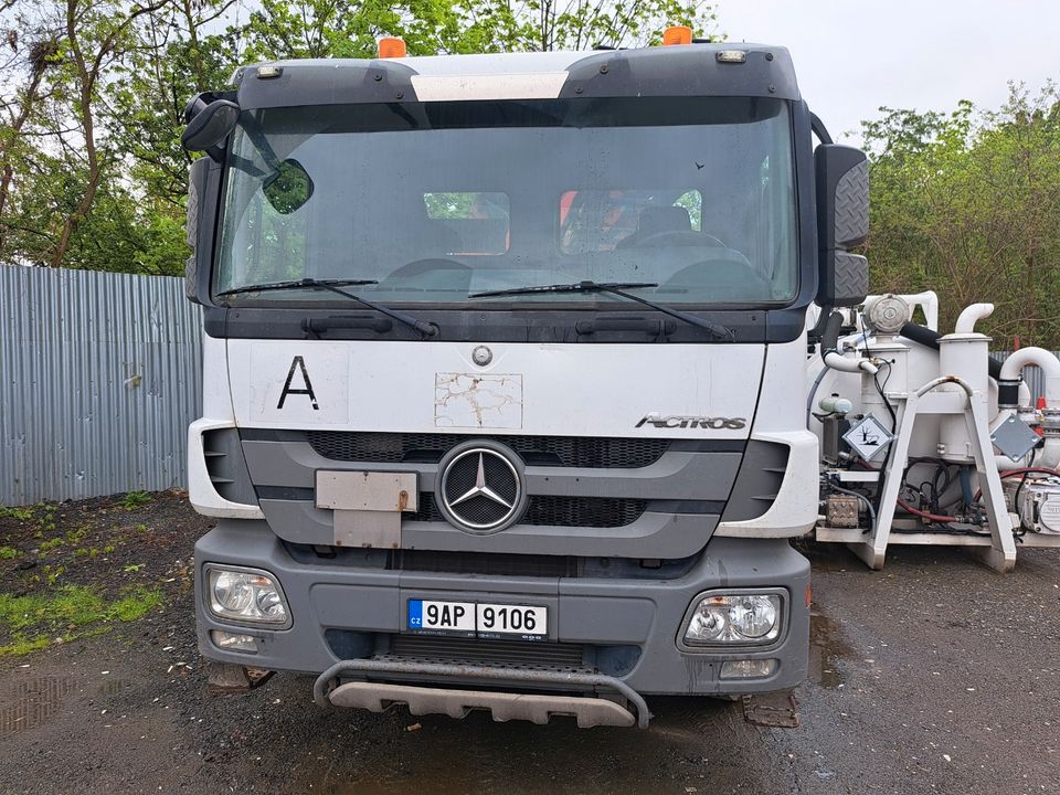 Mercedes Abrollkipper 2644 6x4 Z Kran Palfinger in Köln