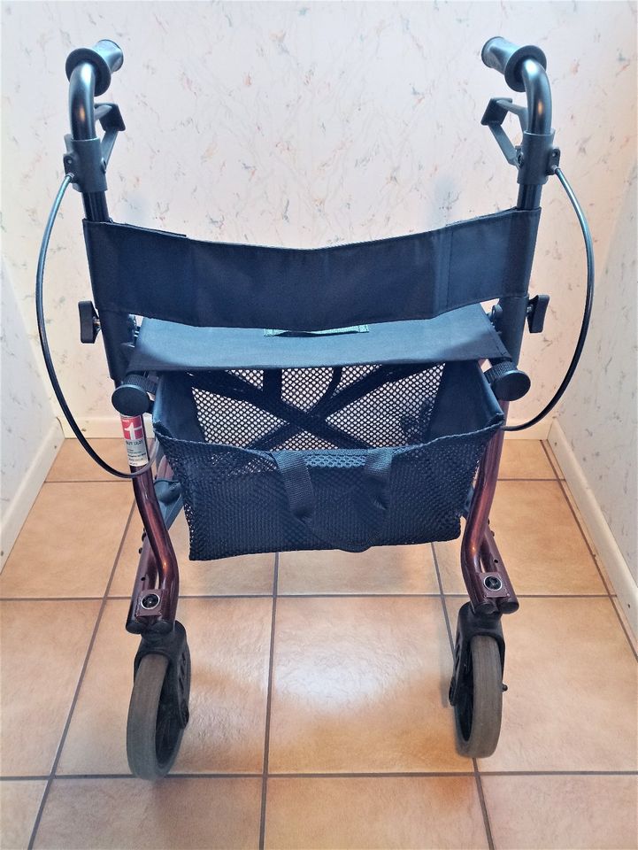 TAiMa M Leichtgewicht Rollator gut klappbar mit Tasche in Bensheim