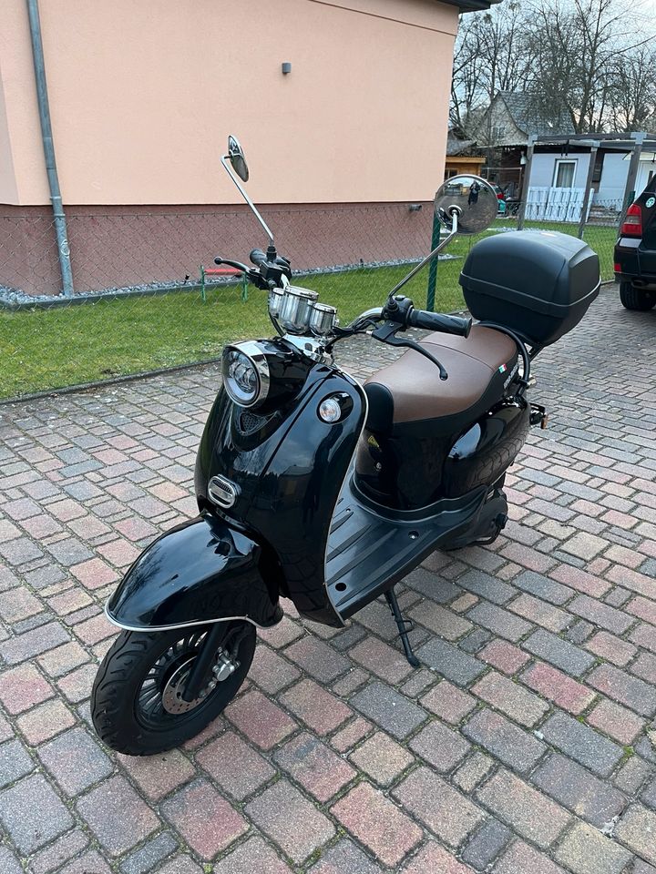 Nova Motors Roller Moped Elektroroller eretrostar in Berlin