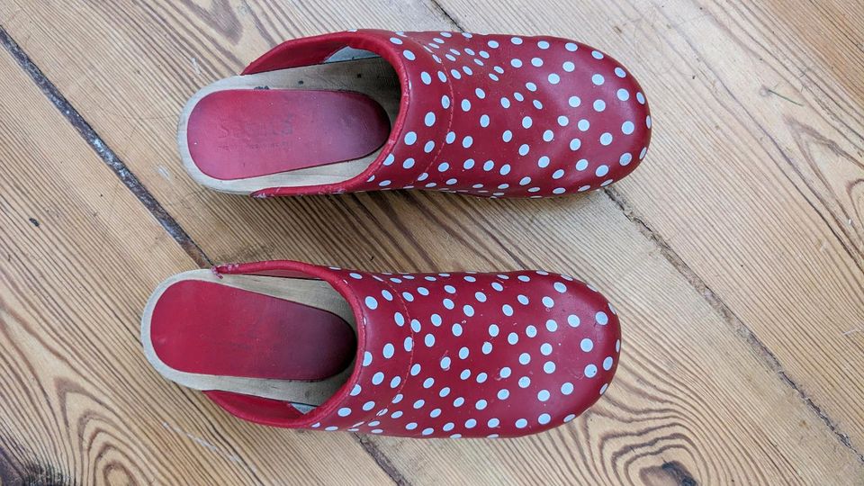 Clogs Clog Holzclogs Sanita rot gepunktet Gr.38 in Potsdam