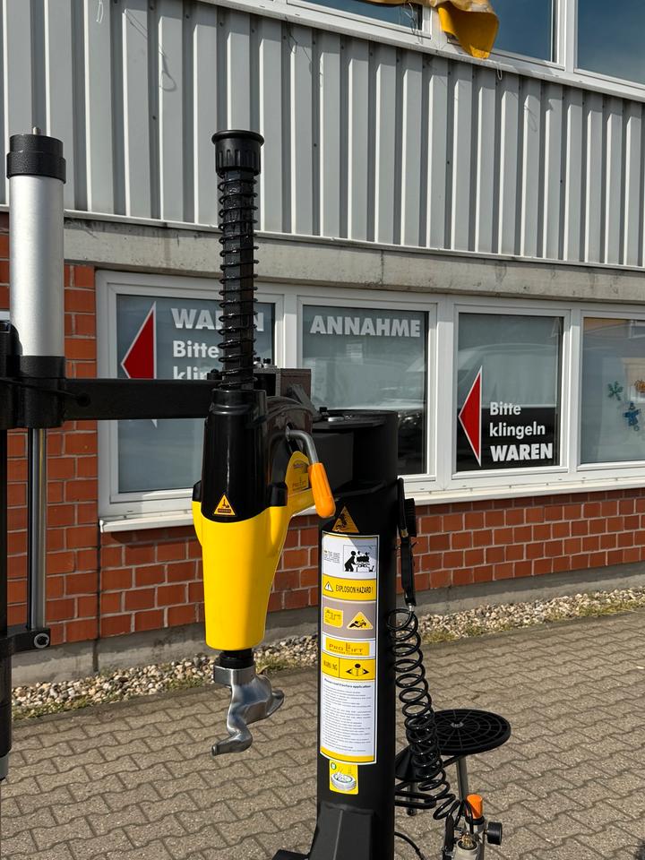 Reifenmontiermaschine 10‘‘ - 24‘‘ mit Hilfsarm pneumatisch in Viersen