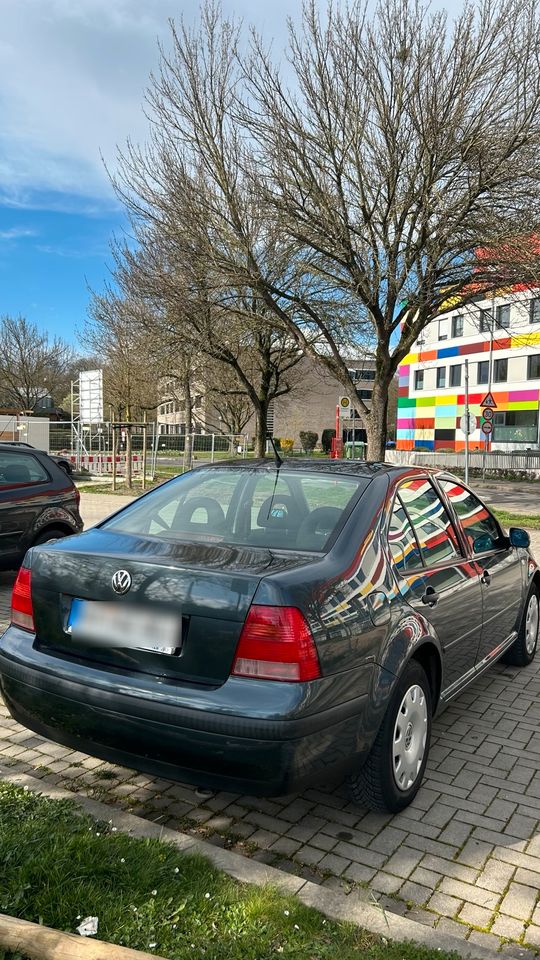 VW Bora 1.6 Benziner in Krefeld