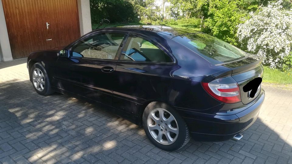 Mercedes Benz Sportcoupe CL 220 CDI in Neuler