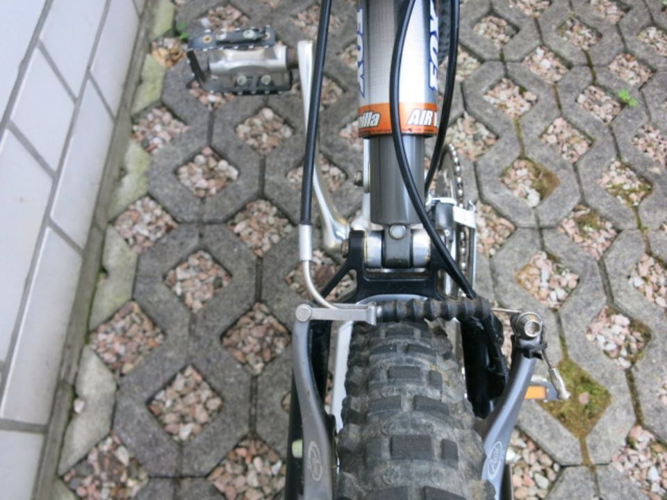 Fahrrad Mountainbike Specialized Stumpjumper FSR XC in Elmshorn