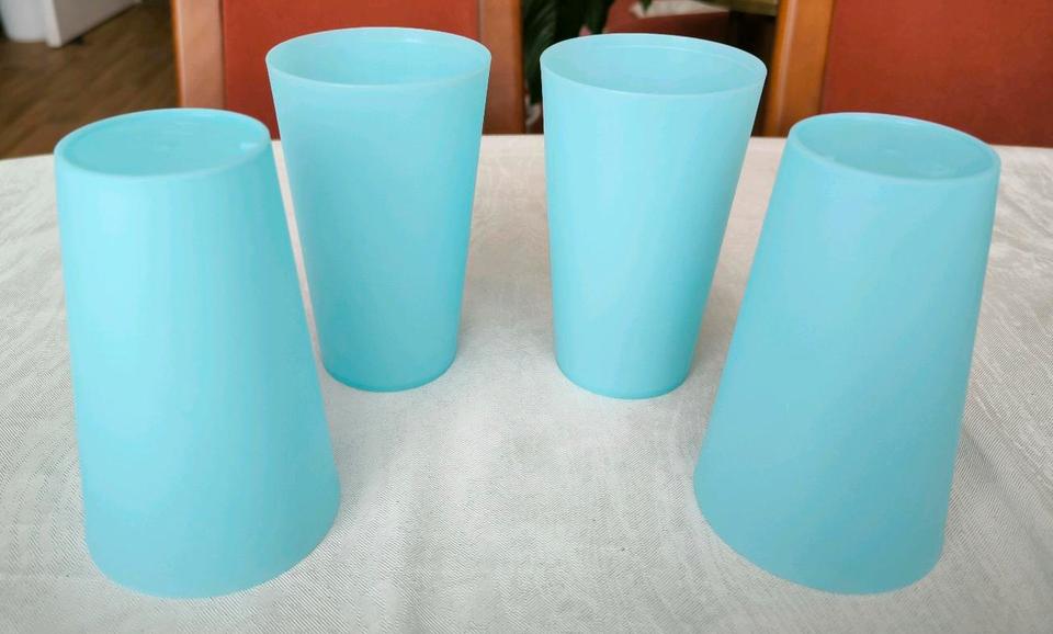 4tlg.Becherset, hellblau, gebr.,hohe Trinkbecher,Garten,Picknick in Plauen