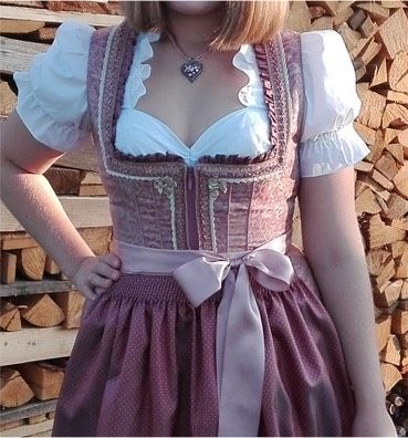 Dirndlbluse mit Puffärmeln von Country line in Traunstein