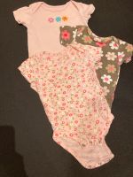 Body kurzarm Set carter‘s ca. Gr.74/80 9months mit Blumen Nordrhein-Westfalen - Hagen Vorschau