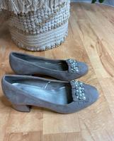 pumps beige mit Perlen Bayern - Plattling Vorschau
