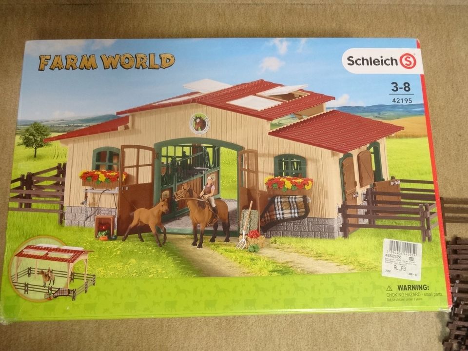 Schleich 42195 Farm World Pferdehof mit OVP + viel Zubehör in Berlin